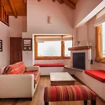 Michay Cabana B